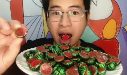 吃巧克力视频,跟随视频一起品尝甜蜜时光